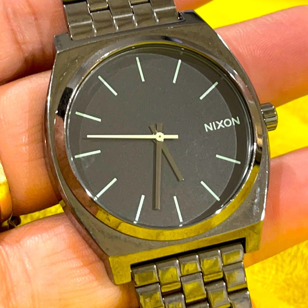 Nixon Minimal Watch